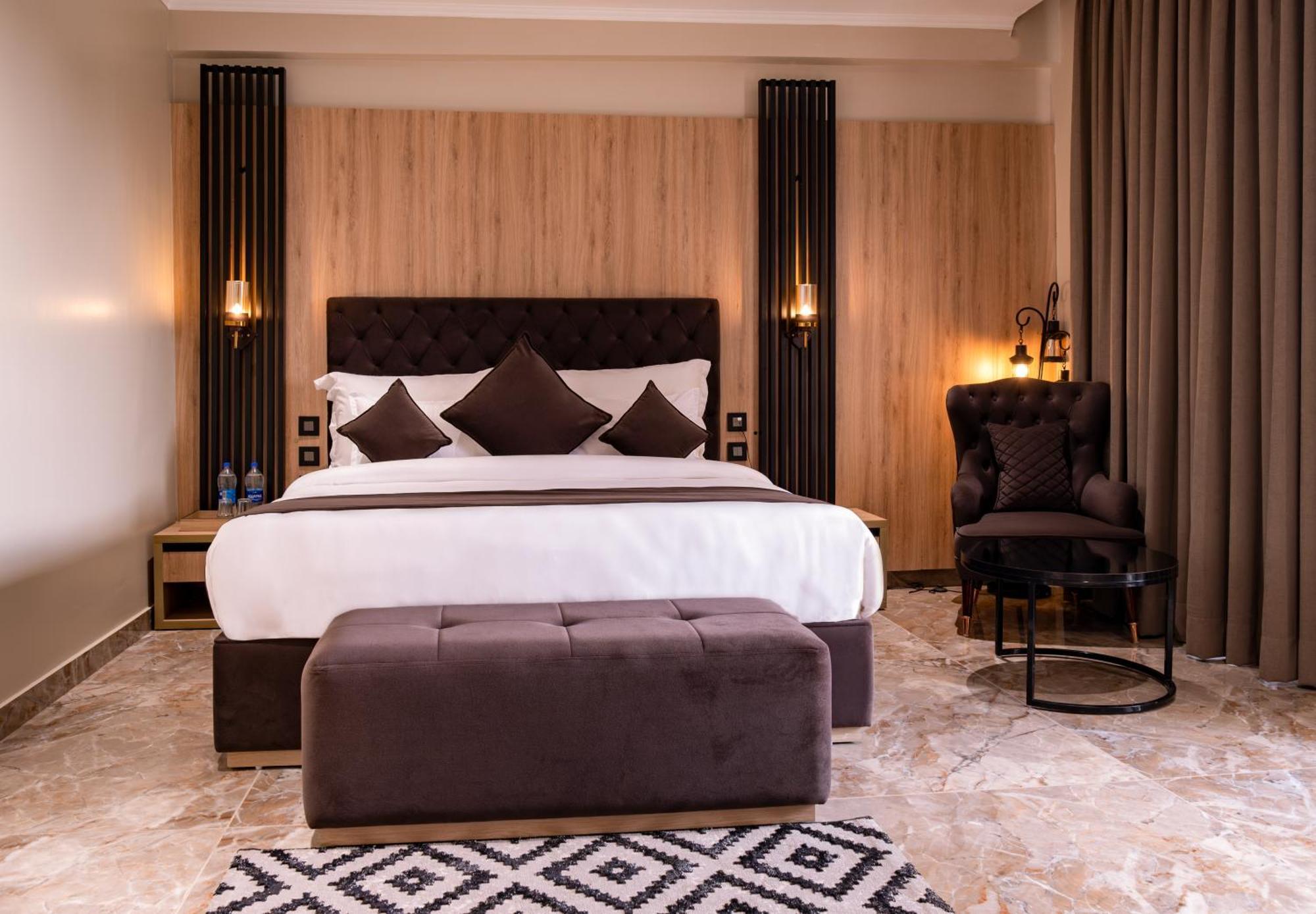 Alpine Hotel And Villas Νταραμσάλα Εξωτερικό φωτογραφία