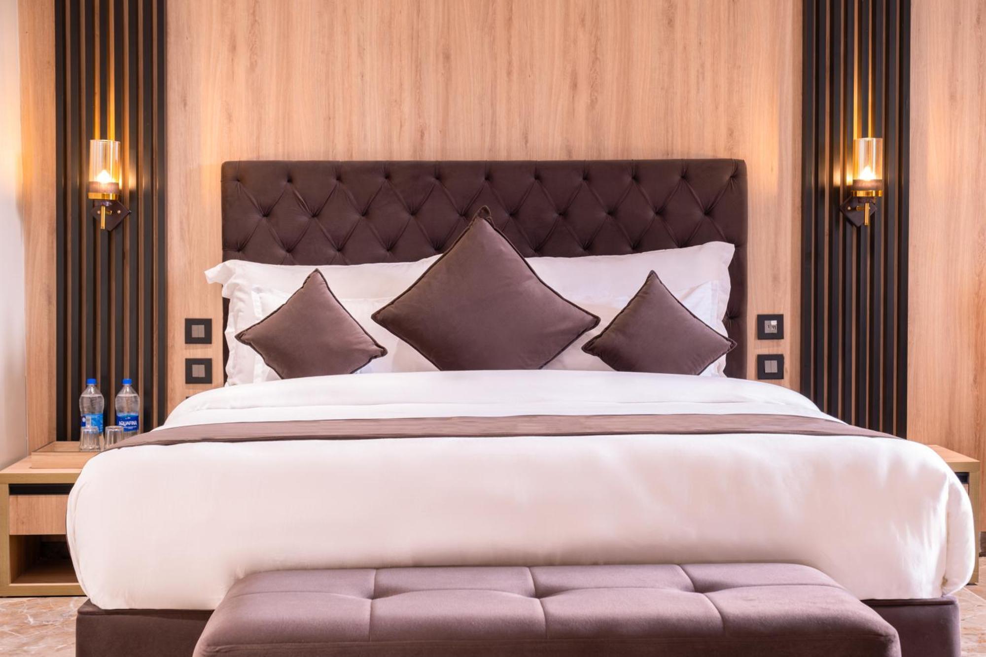 Alpine Hotel And Villas Νταραμσάλα Εξωτερικό φωτογραφία