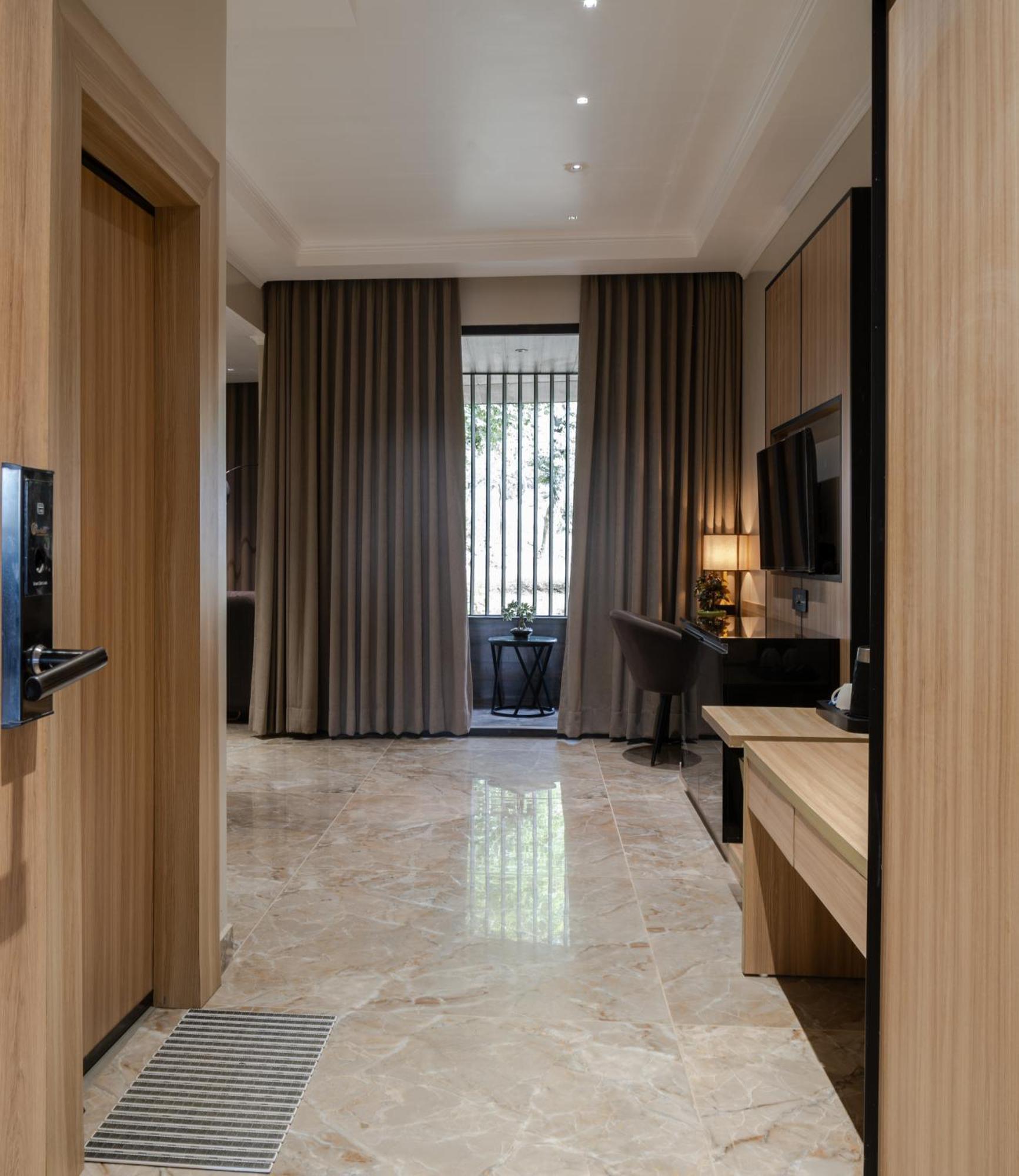 Alpine Hotel And Villas Νταραμσάλα Εξωτερικό φωτογραφία