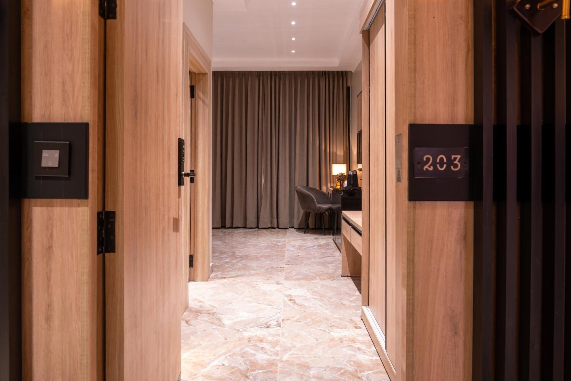 Alpine Hotel And Villas Νταραμσάλα Εξωτερικό φωτογραφία